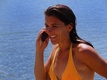 Internet Tarife im Ausland Frau mit Handy 470 Internet Tarife im Ausland Frau mit Handy 470